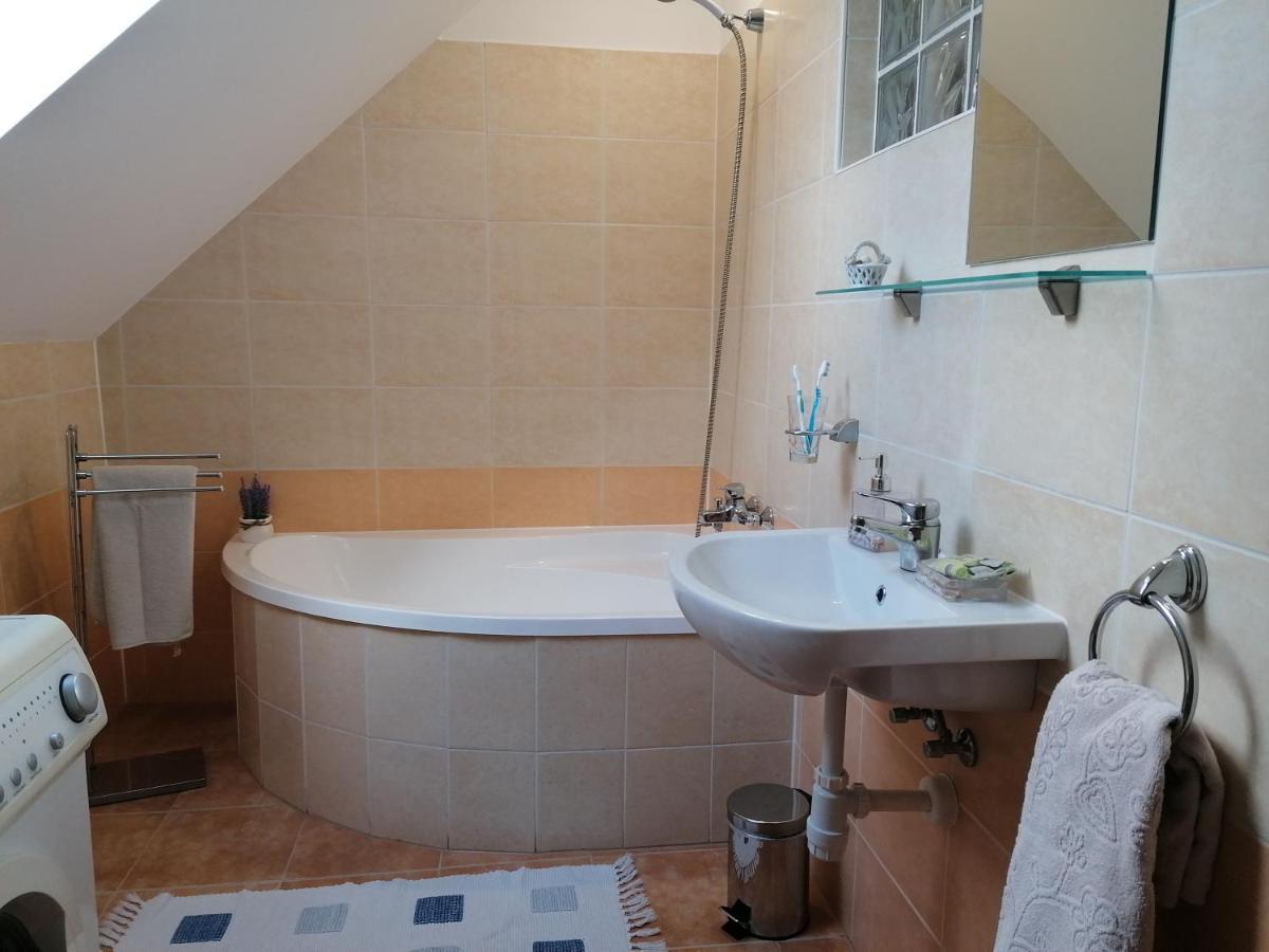 Marianna Apartman Gyenesdias Luaran gambar